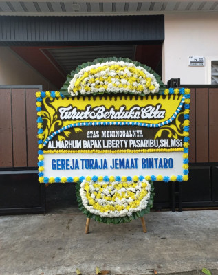 Papan Bunga Duka di Kasemen