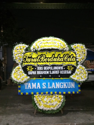 Papan Bunga Duka di Kasemen